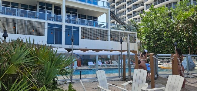 Building Photo - 200 Sunny Isles Blvd