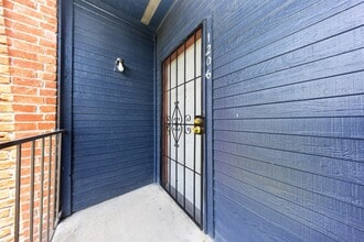 Building Photo - 13480 S Thorntree Dr