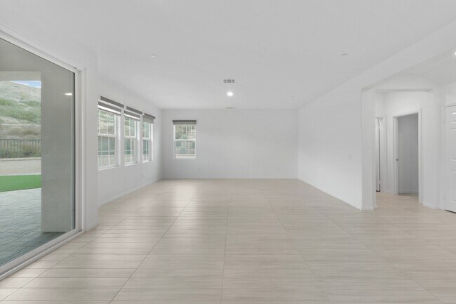 Building Photo - 3511 Pear Ct