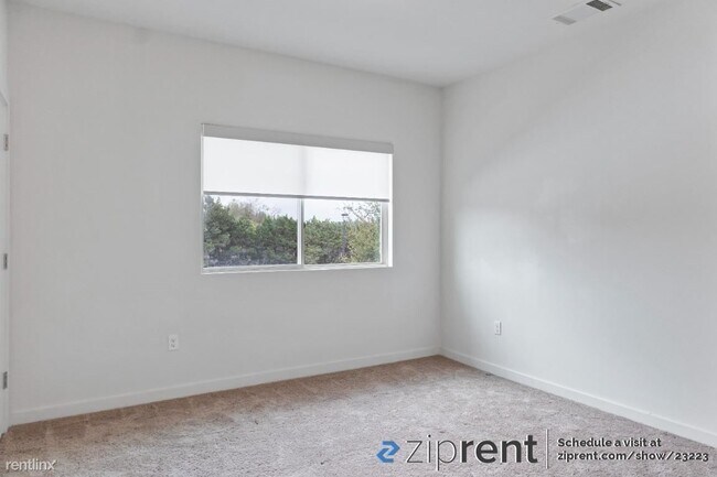 Building Photo - 2 br, 2.5 bath Townhome - 7805 Cooper Lane...