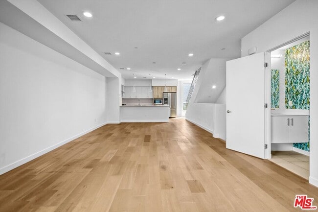 Building Photo - 1240 Gordon St