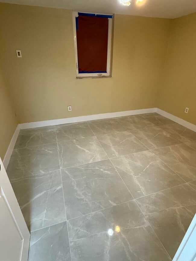 Building Photo - 2336 NW 35th St