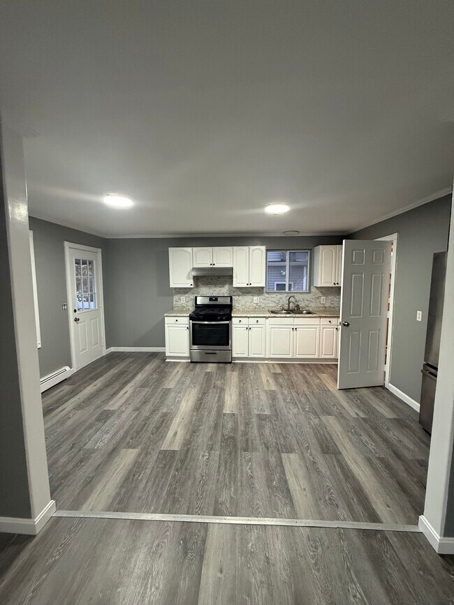 Building Photo - 79 Byfield St