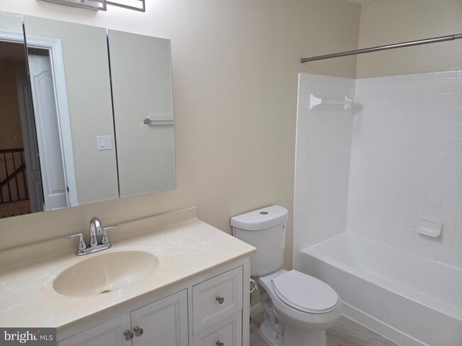 Building Photo - 4604 Deepwood Ct