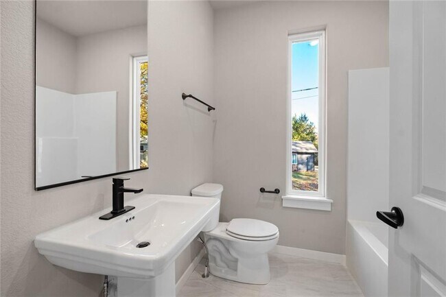 Building Photo - 50 Thaxted Dr