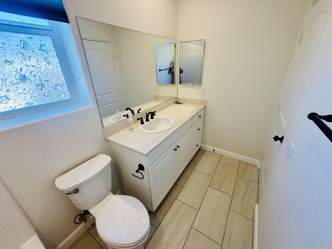 Building Photo - Gorgeous 3 bd, 4 ba Townhome in 55+ Community