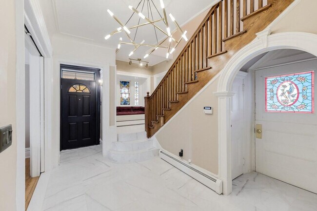 Building Photo - 58 Montebello Rd