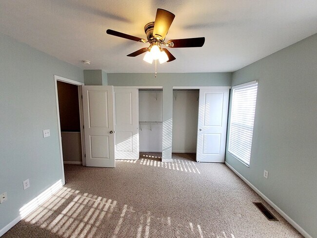 Building Photo - Charming 2 beds 2.5 baths in Columbus!