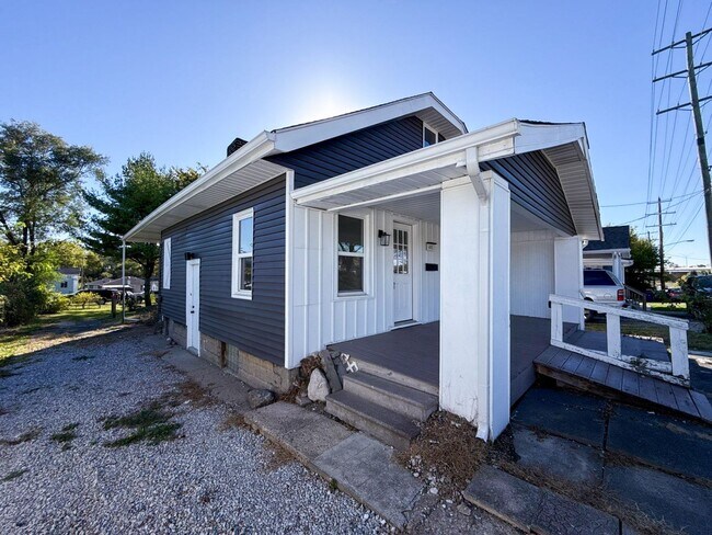 Building Photo - Charming Cape Cod in Columbus | 3BR, Updat...