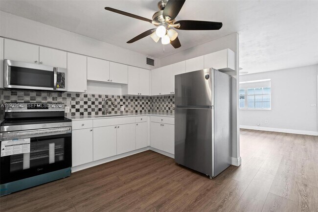 Building Photo - 11441 SW 2nd St