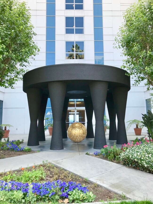 Building Photo - 525 E Seaside Way