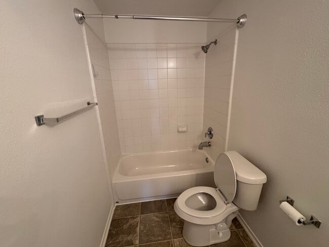 Building Photo - 3618 Wolf Dr