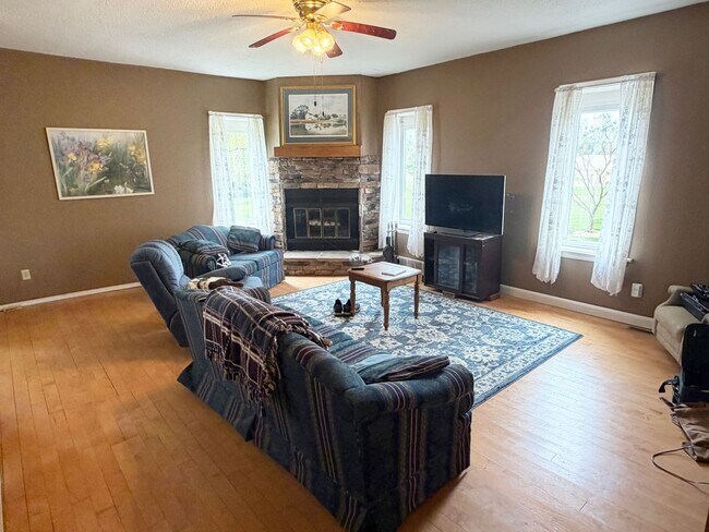 Building Photo - 5-Bedroom 2-Bath Updated Farmhouse on 10-acres with a Pond