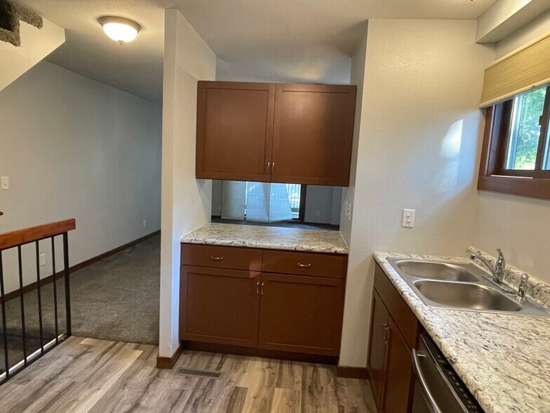 Building Photo - 1686 La Mar Dr