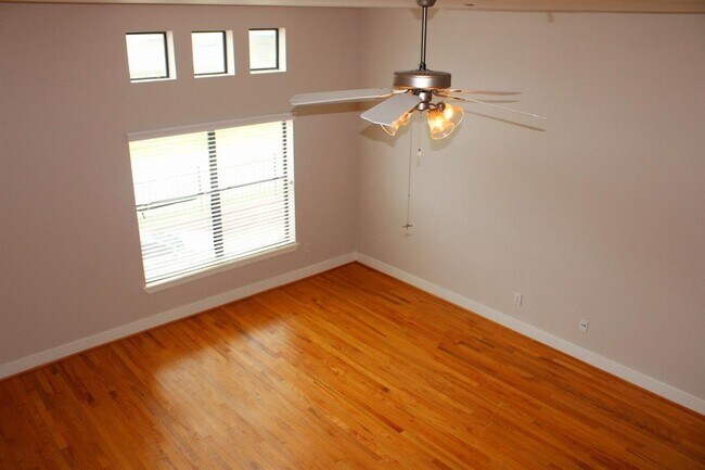 Building Photo - 7650 Springhill St