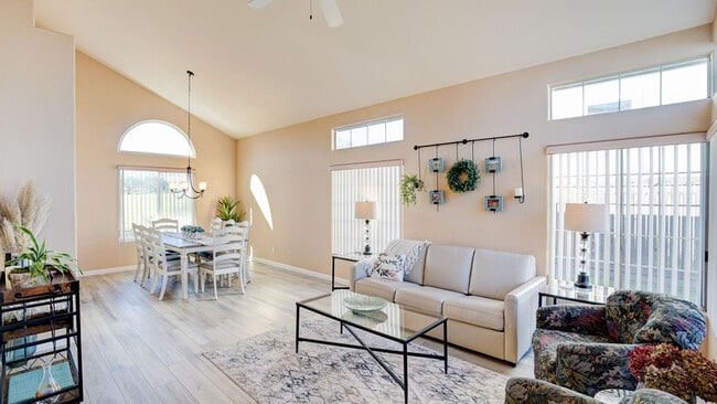 Building Photo - 9520 Wellington Cir