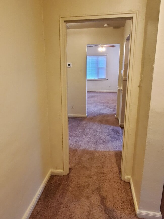 Building Photo - Elizabeth Park