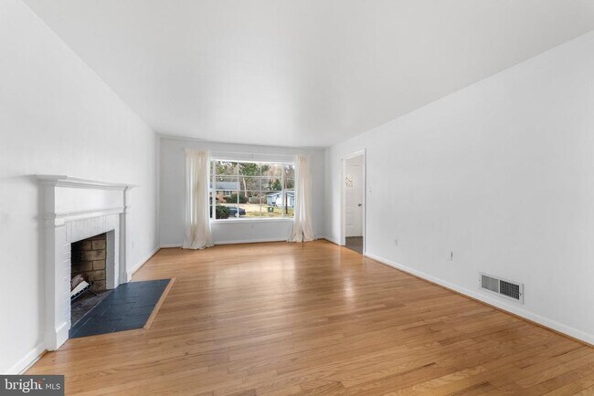 Building Photo - 12 Earlybird Ave