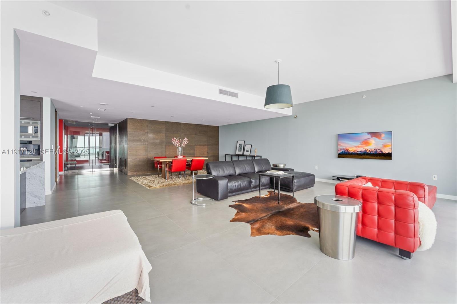 Building Photo - 900 Biscayne Blvd