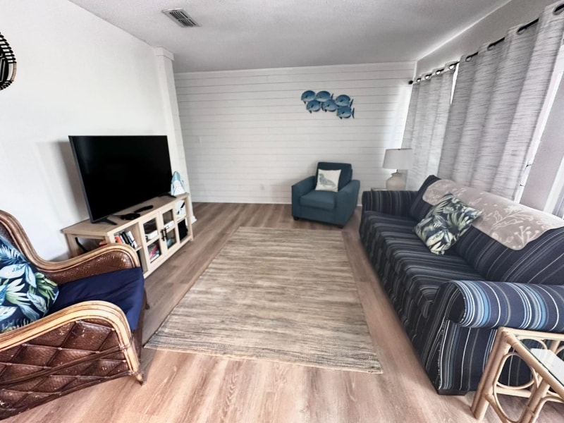 Building Photo - 4000 Gulf Terrace Dr