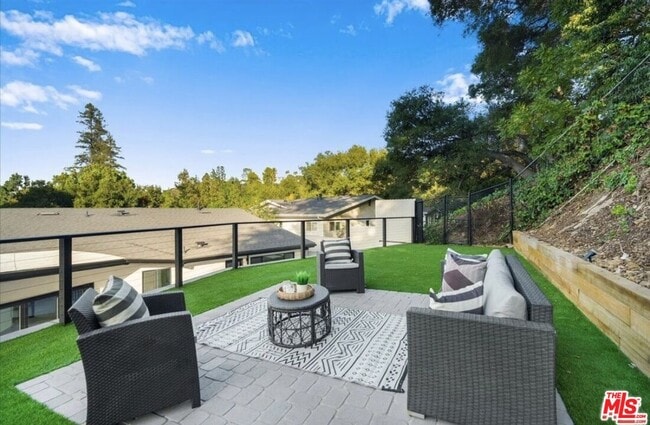 Building Photo - 3873 Royal Woods Dr