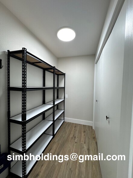 Building Photo - 206 La Salle Dr