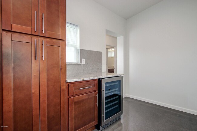 Building Photo - 4515 N 44th St