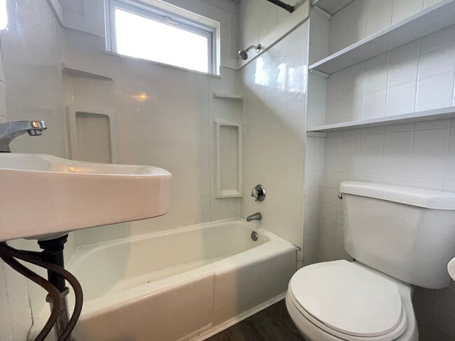 Building Photo - 31 Pennacook St