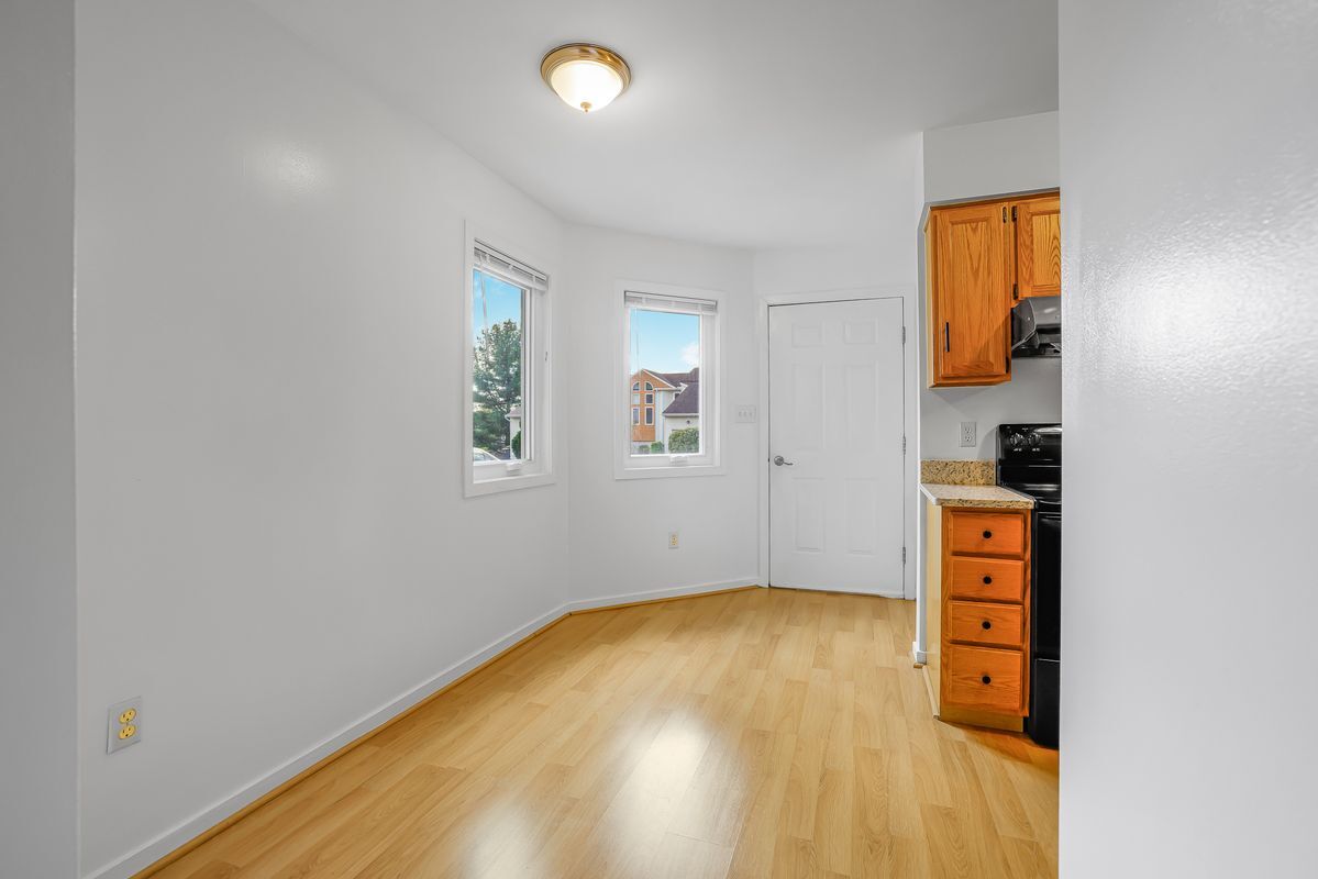 Building Photo - 363 Chickory Way