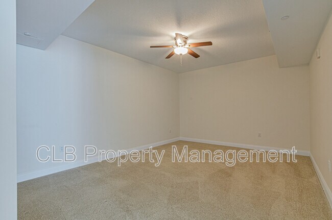 Building Photo - 241 Riverside Dr