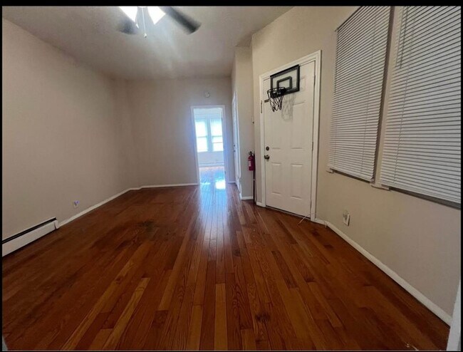 Building Photo - 1413 43rd St