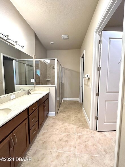 Building Photo - 6326 Hanfield Dr