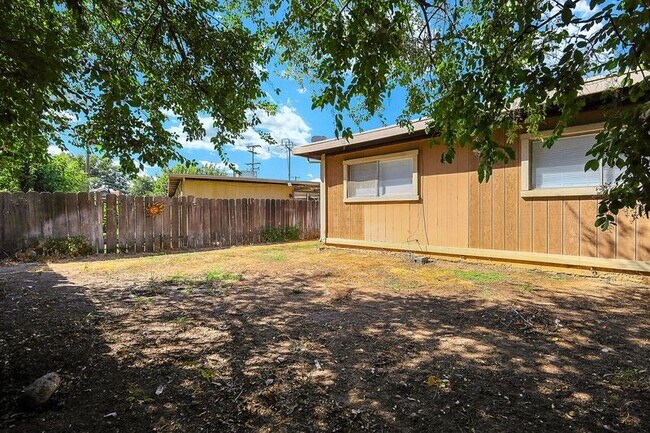 Building Photo - 2776 Kerria Way