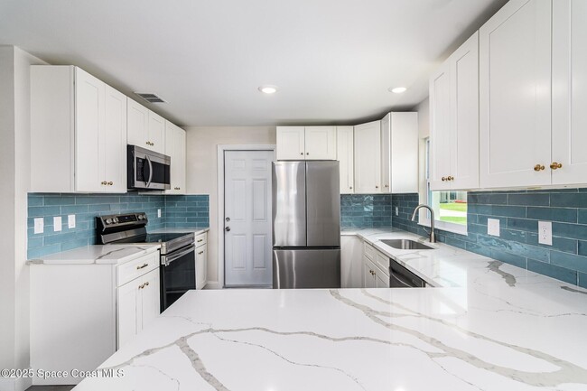 Building Photo - 828 Angela Ave