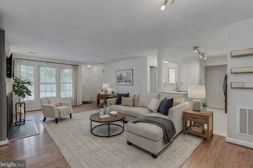 Building Photo - 13119 Shadyside Ln