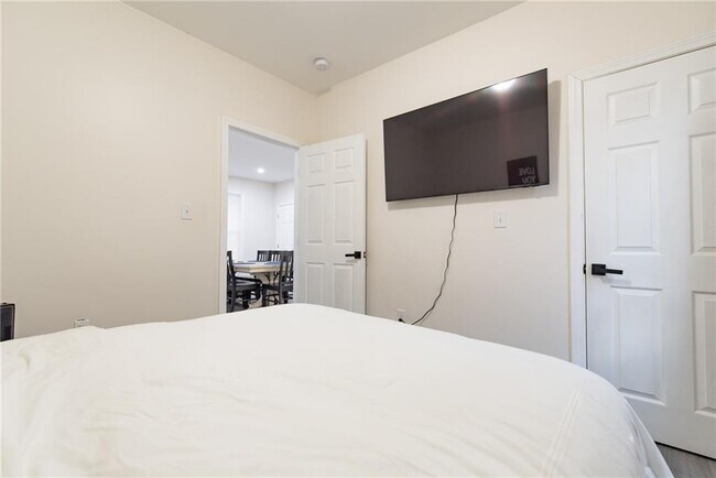 Building Photo - 49 Hollis St