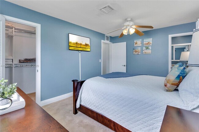 Building Photo - 222 SE 11th Ct