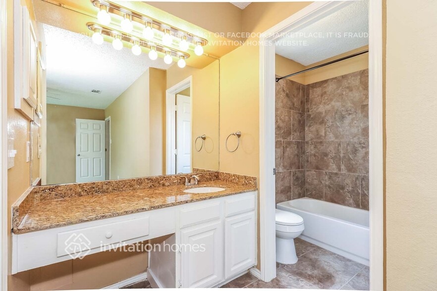 Building Photo - 6473 Green Ridge Dr