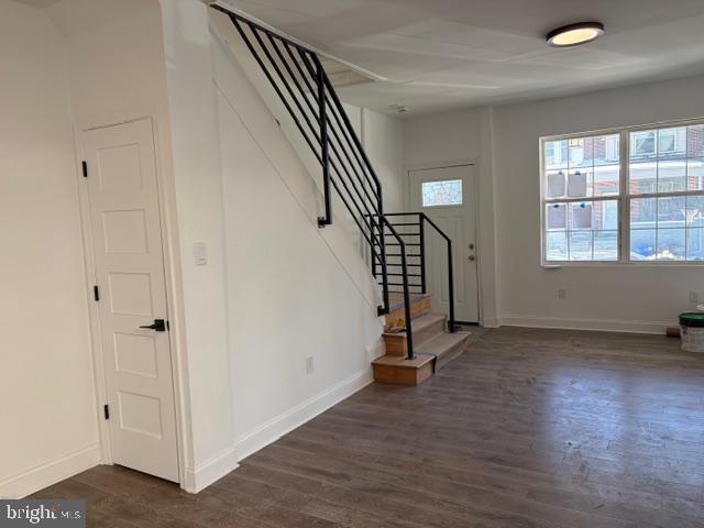 Building Photo - 1811 E Airdrie St