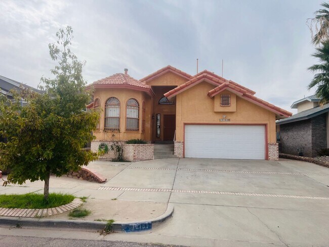 Building Photo - Incredible 4 bedroom, 2 1/2 bath home in East El Paso!!