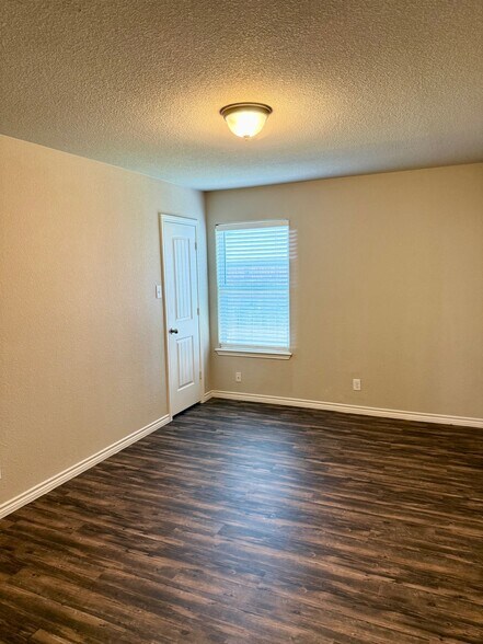 Building Photo - 634 Paseo Del Plata #B