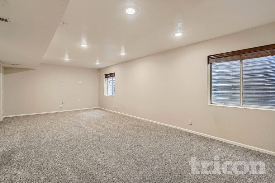 Building Photo - 12155 Monaco Dr