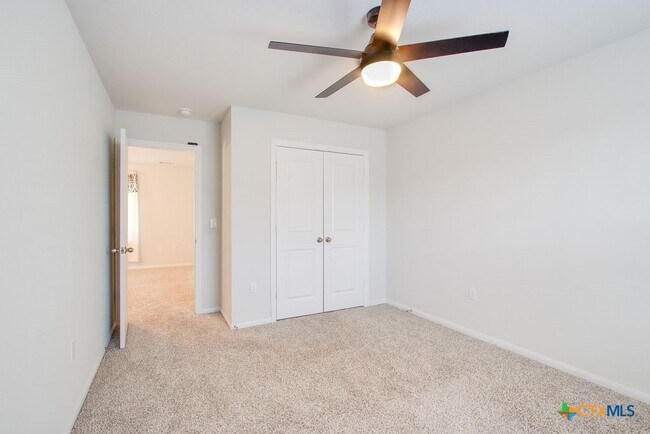 Building Photo - 324 Kenai Dr