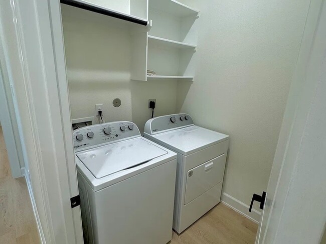 Building Photo - 5125 Van Fleet St