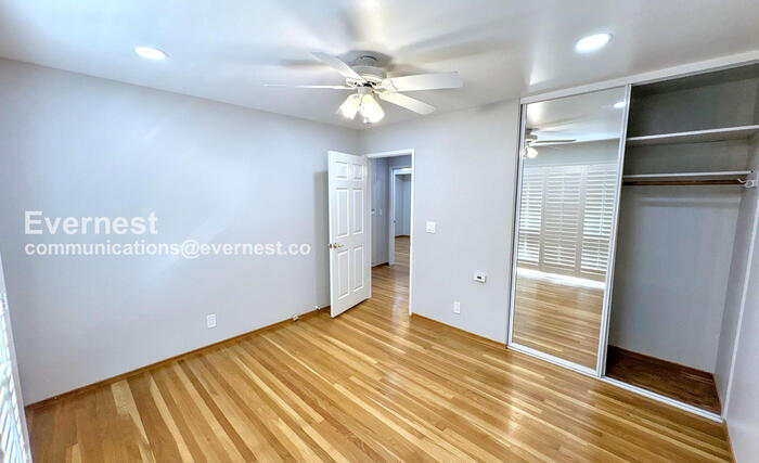 Building Photo - 736 Durshire Way