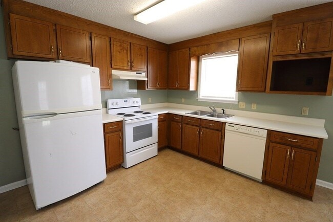 Building Photo - Cozy Retreat: Charming 3-Bedroom Home with Cul-de-Sac Location in Valdosta, GA