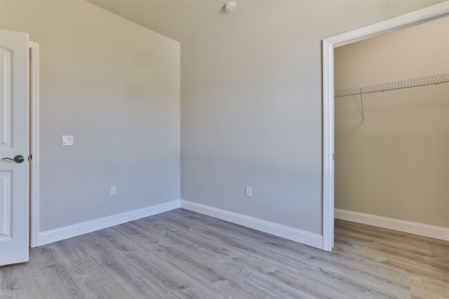 Building Photo - 44 Easterly Pl