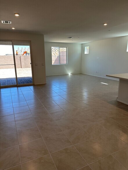 Building Photo - 1014 Warsaw Ave