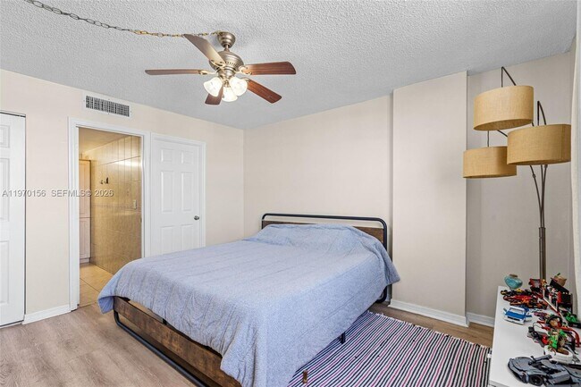 Building Photo - 3703 NE 166th St