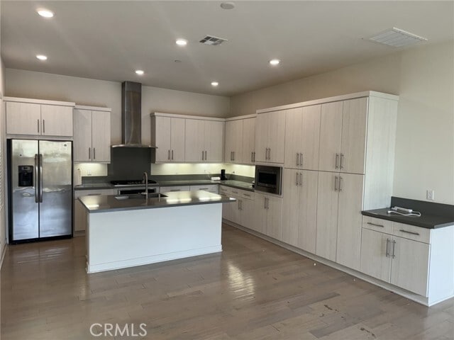 Building Photo - 233 Radial